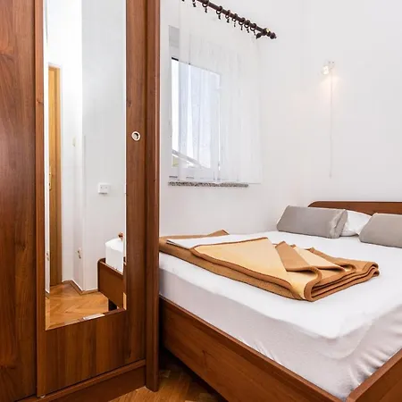 Crnekovic Ii Popa Dorcica Apartment