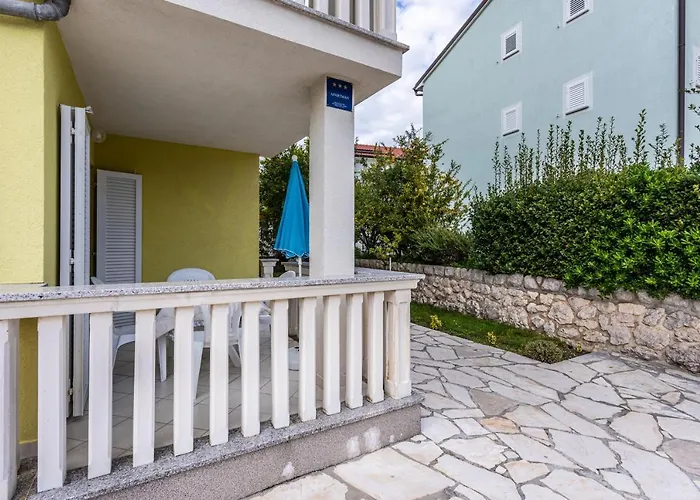 Crnekovic Ii Popa Dorcica Baska (Krk)