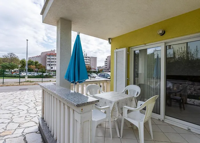 Crnekovic Ii Popa Dorcica Baska (Krk)